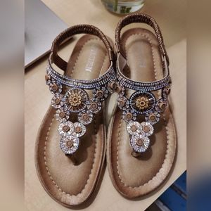 Beautiful ✨ Bling Crystal Beaded Metallic Brown Copper Thong Sandals
